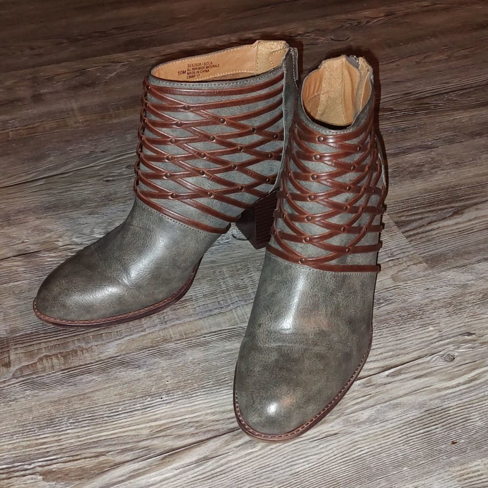 Euro Soft brown gray Sola ankle boot Sz 10